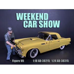 AD-38215 1:18 Weekend Car Show Figure VII