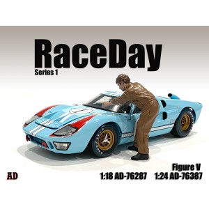 AD-76287 1:18 Race Day 1 - Figure V